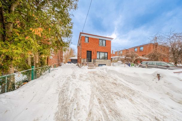 For Lease - 194 Kennedy Road, Toronto, Ontario - Photo 1