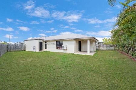 Modern, Low-Maintenance Home in a Quiet Street - Photo 3