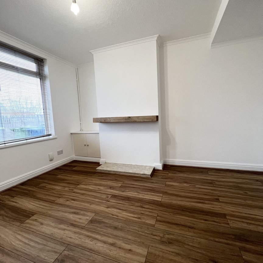 2 Bedroom Terraced near the Stafford Station - Photo 1