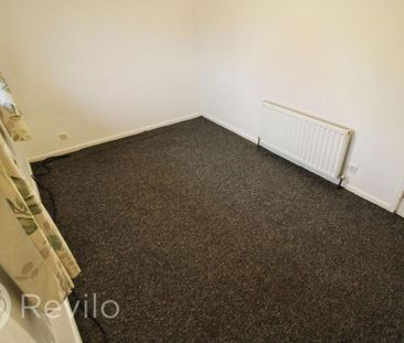 2 bedroom semi-detached house to rent - Photo 5