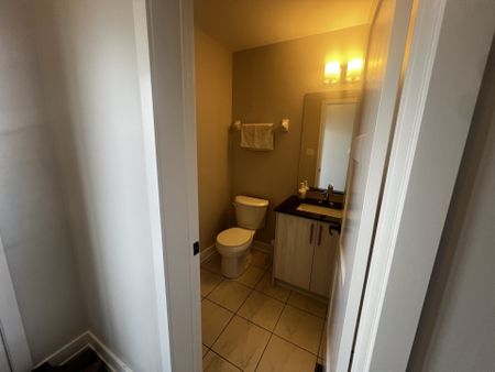 For Lease - 230 Prince William Way, Barrie, Ontario - Photo 3