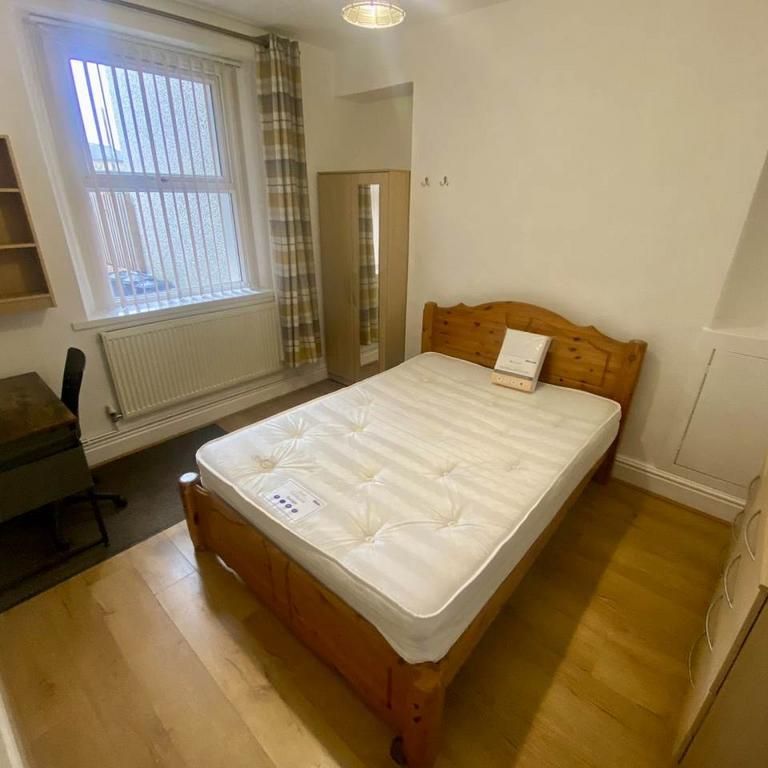 4 bedroom house to rent - Photo 1
