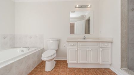 For Lease - 6 Hillsburgh Drive, Brampton, Ontario - Photo 3