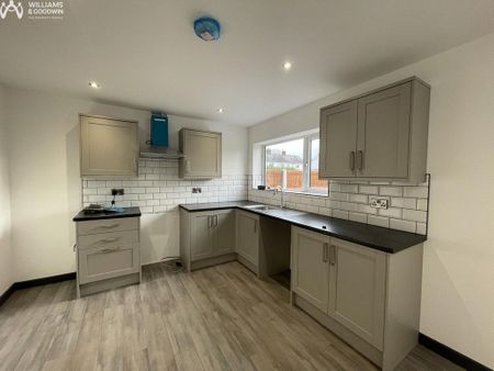 4 bedroom semi-detached house to rent - Photo 3