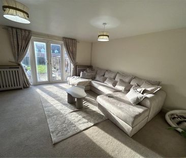 3 bedroom end of terrace house to rent - Photo 1