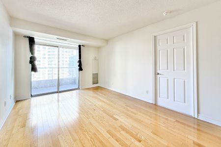For Lease - 3880 Duke of York Boulevard Unit# 1918, Mississauga, Ontario - Photo 4