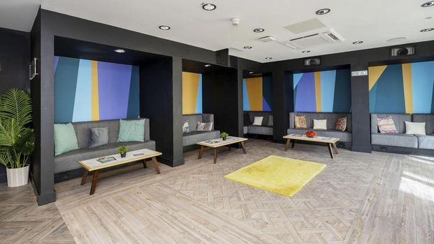 Studio to rent - Photo 1