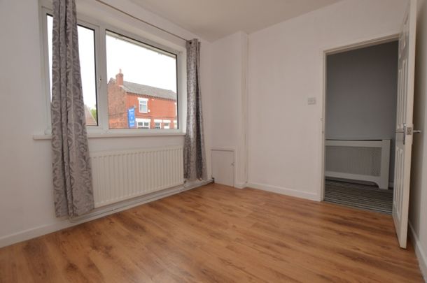 3 Bedroom Semi-Detached Bungalow - Photo 1