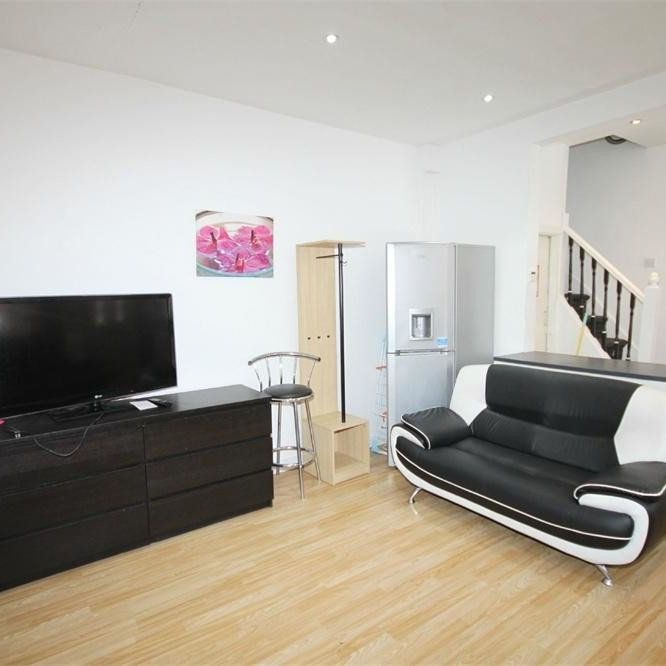 3 Bed - 29 Autumn Avenue, Hyde Park, Leeds - LS6 1RE - Student - Photo 1