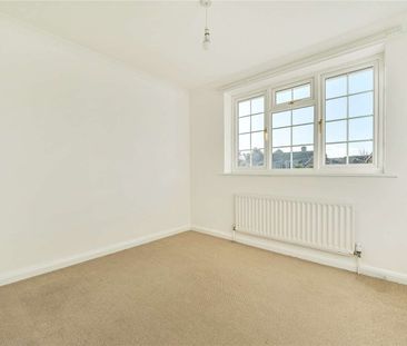 Four-bedroom detached home with countryside views. - Photo 6