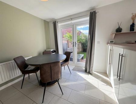 3 Bedroom Detached To Let - Photo 3