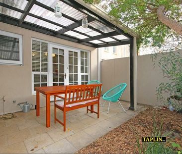 2/210 Gover Street, North Adelaide - Photo 2