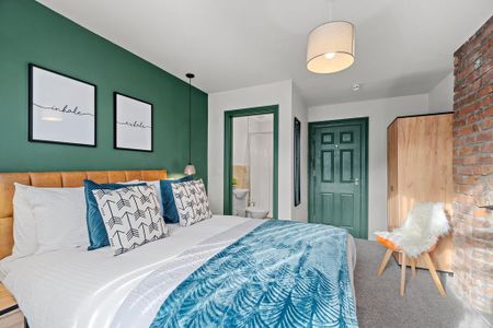 1 bedroom in a house share to rent - Photo 2