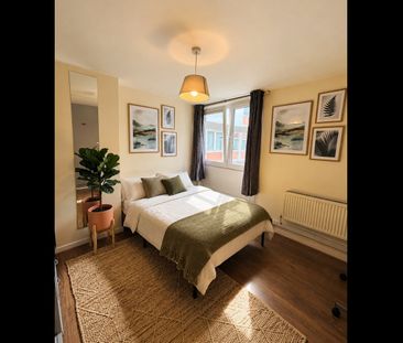 Room in a Shared Flat, Thomas Baines Road, SW11 - Photo 2