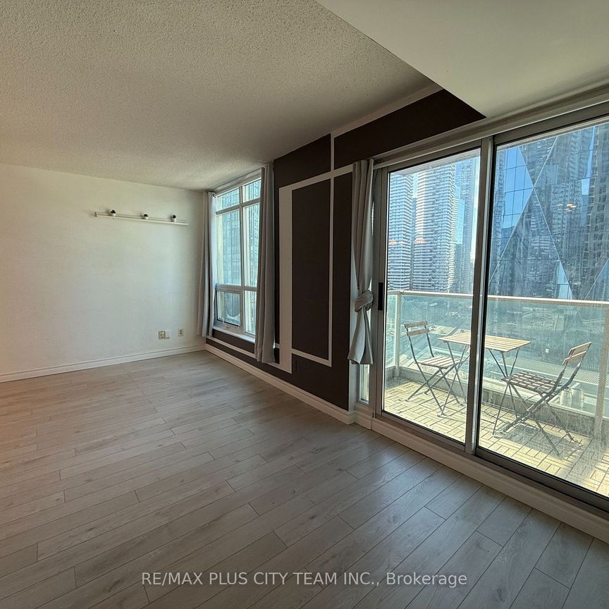 For Lease - 18 Yonge Street Unit# 2013, Toronto, Ontario - Photo 1