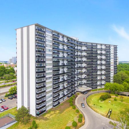 Champlain Towers - Photo 4