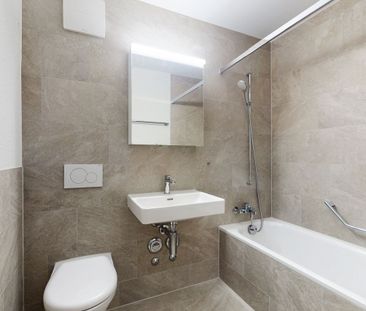 Renovated duplex apartment with a beautiful garden seating area - Photo 5