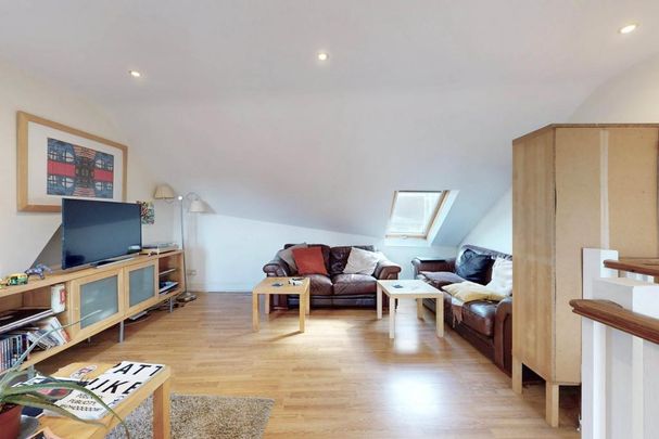 4 bedroom flat to rent - Photo 1