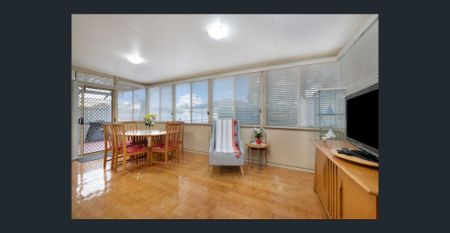 A Rare Glenwood Gem: Family Comfort Meets Lifestyle Convenience - Photo 5