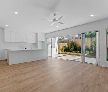 2/11 Blacket Street, Annerley, Qld 4103 - Photo 3