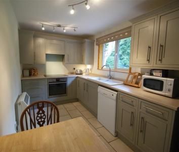 Barncroft, Appleshaw, SP11 - Photo 6