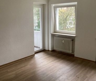 2 Zimmer Wohnung mit Balkon, eine Kaltmiete wird geschenkt - Photo 1