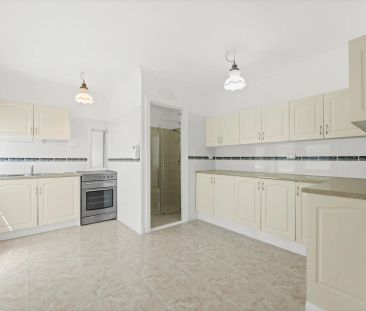 Renovated Granny Flat with Private Yard - Photo 3