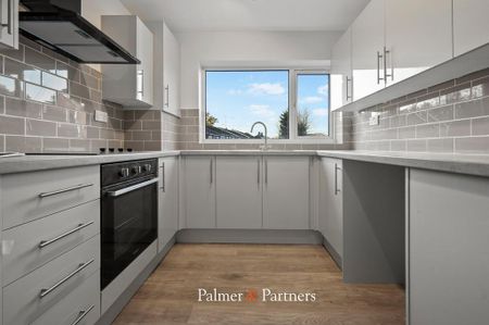 4 bedroom terraced house to rent - Photo 2