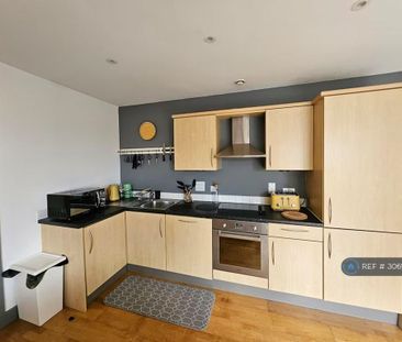 2 bedroom flat to rent - Photo 6