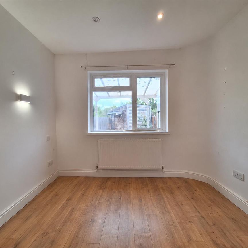 Elmcroft Close, Feltham TW14, London - Photo 1
