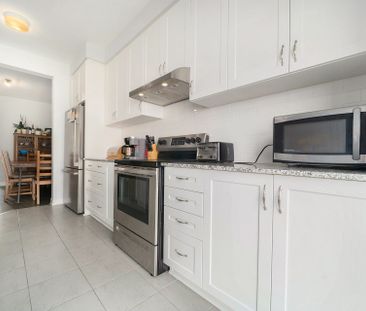 For Lease - 626 Allied Mews, Stittsville - Munster - Richmond, Ontario - Photo 1