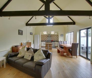 3 bedroom detached bungalow to rent - Photo 1