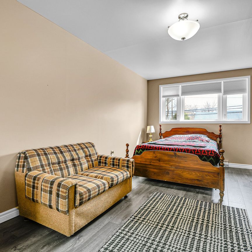 For Lease - 44 Main Street, Westport, Ontario - Photo 1