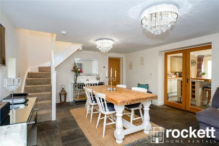 3 bedroom semi-detached house to rent - Photo 4