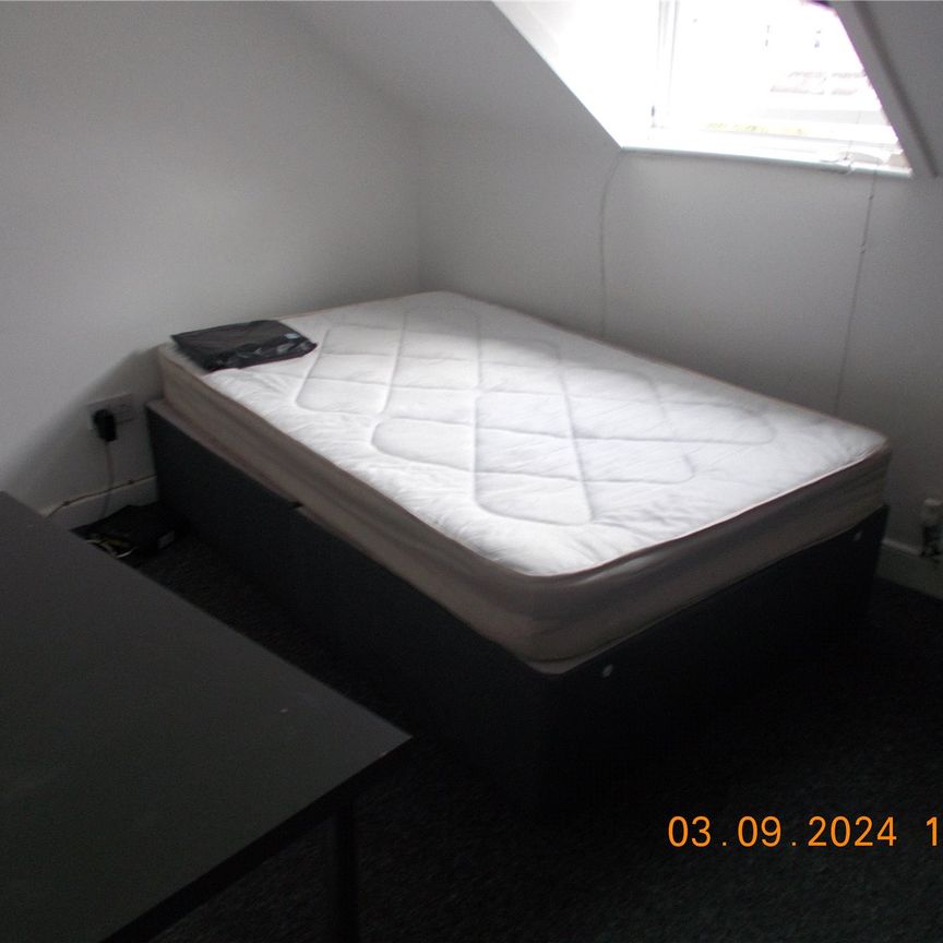 Student Properties to Let - Photo 1