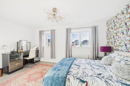 3 bedroom detached house to rent - Photo 5