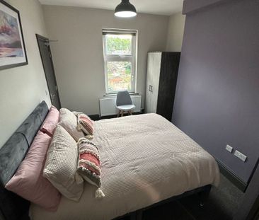 Room 4, 56 Broxholme Lane - Photo 2