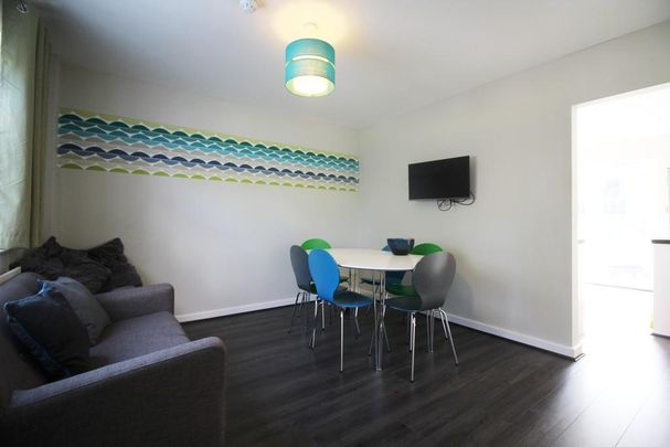 1 bedroom in a house share to rent - Photo 1