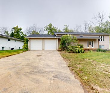 For Lease - 1048 Gilmore Avenue Unit# Lower, Innisfil, Ontario - Photo 5