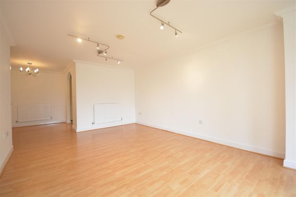 19 Alexandra Road, Epsom, Surrey, KT17 4BW - Photo 1