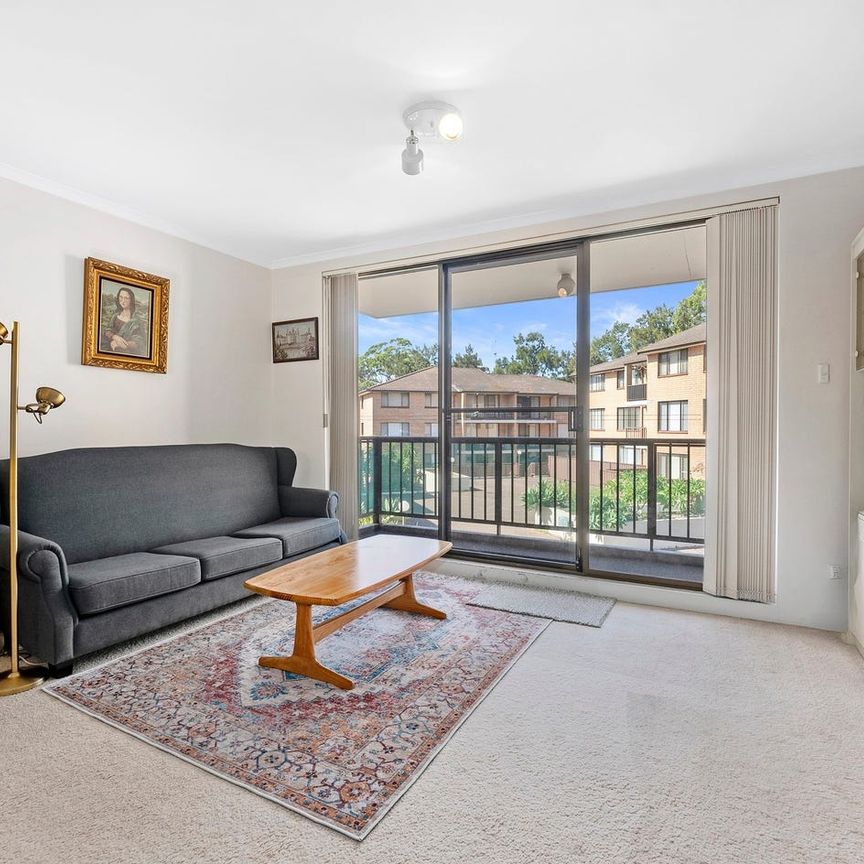 Stylish Two Bedroom Apartment in Prime Location - Photo 1