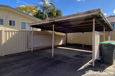 1/4 Kimian Avenue, Waratah, NSW 2298 - Photo 2