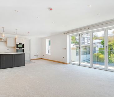 2 bedroom apartment to rent - Photo 4