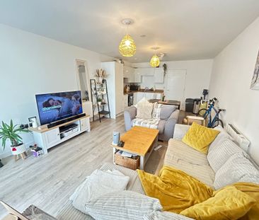 Edinburgh Gate, Harlow - Photo 1