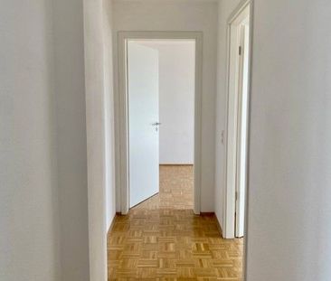 3- Zimmer-Wohnung mit Dachterrasse und Einbauküche - Photo 1