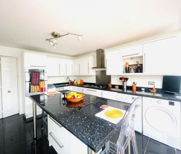 Kent Close, CR4, Mitcham - Photo 2