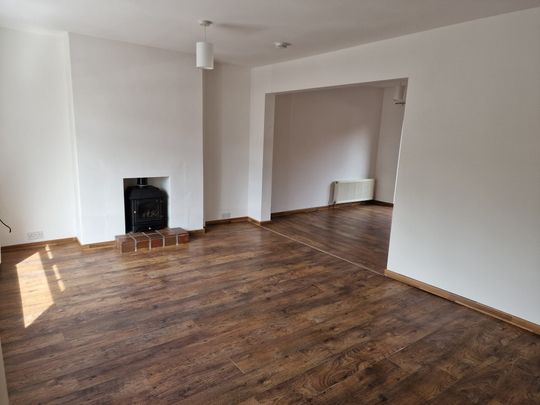 Newly Renovated & Spacious 3 Bedroom House for Rent in Ottery St Mary - Photo 1