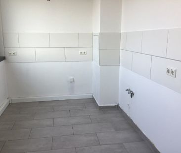 Ansprechende und geräumige 3-Zimmer-Wohnung mit wunderschönem Balkon! - Foto 1