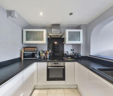3 bedroom terraced house to rent - Photo 4