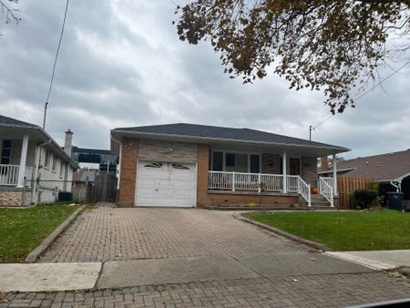 For Lease - 7276 Dellaport Drive, Mississauga, Ontario - Photo 3